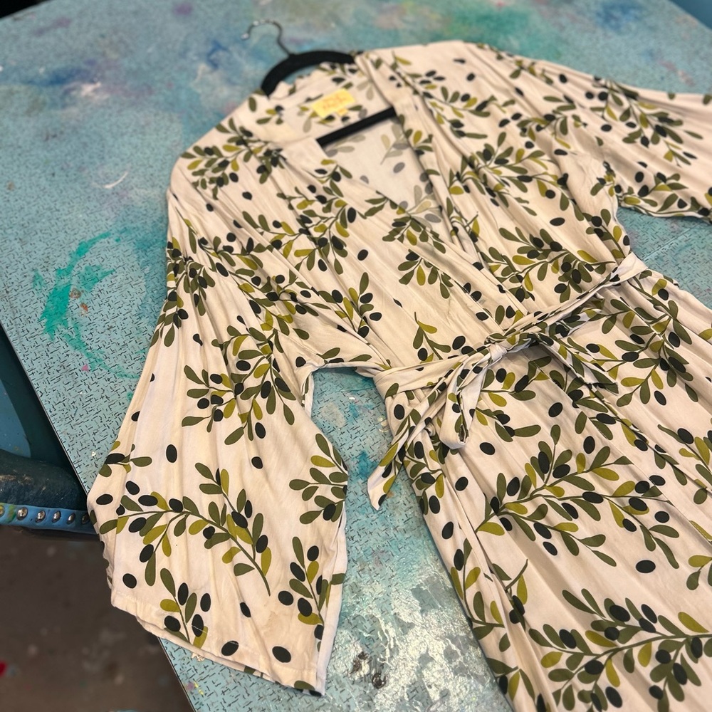 Olive 🫒 Tree Robe - Picture 5 of 12